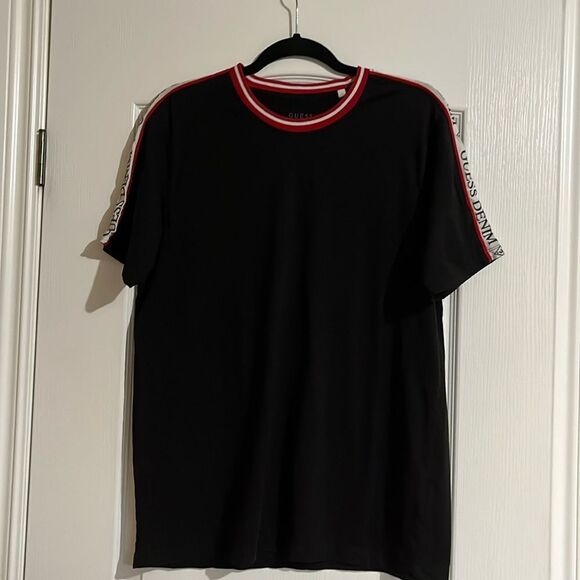 Guess Black T-shirt/ Size L - Picture 1 of 8